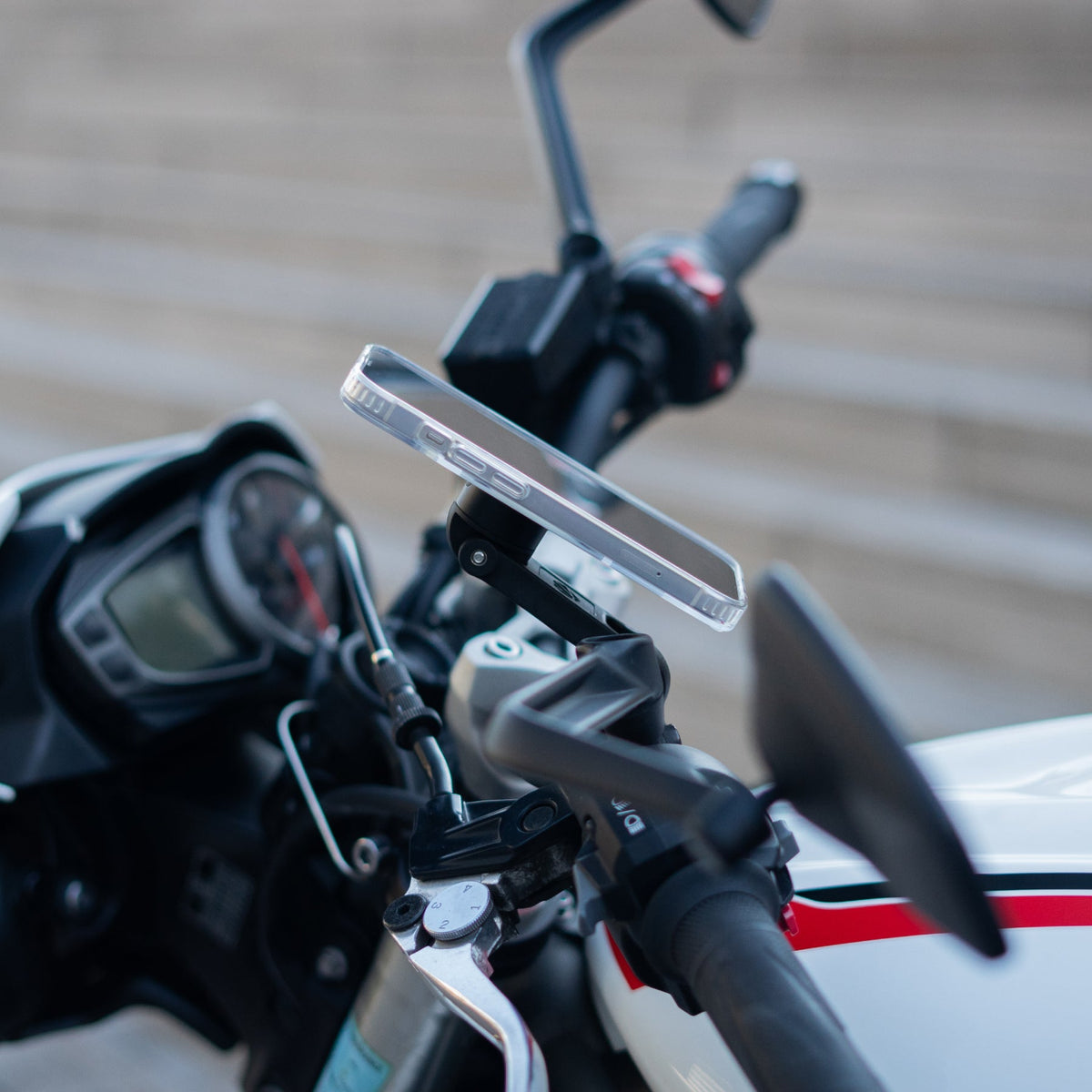 Magnetisches Einclipsen des Telefons – Motorrad-Handyhalterung PRO BOOST Shapeheart