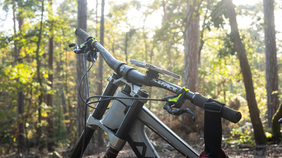 Cyclotourisme d'été : bien fixer son GPS au guidon