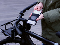 Pochette magnétique Shapeheart pour support vélo PRO - vue détaillée. Illustration de la pochette magnétique incluse, idéale pour sécuriser le téléphone tout en restant accessible.