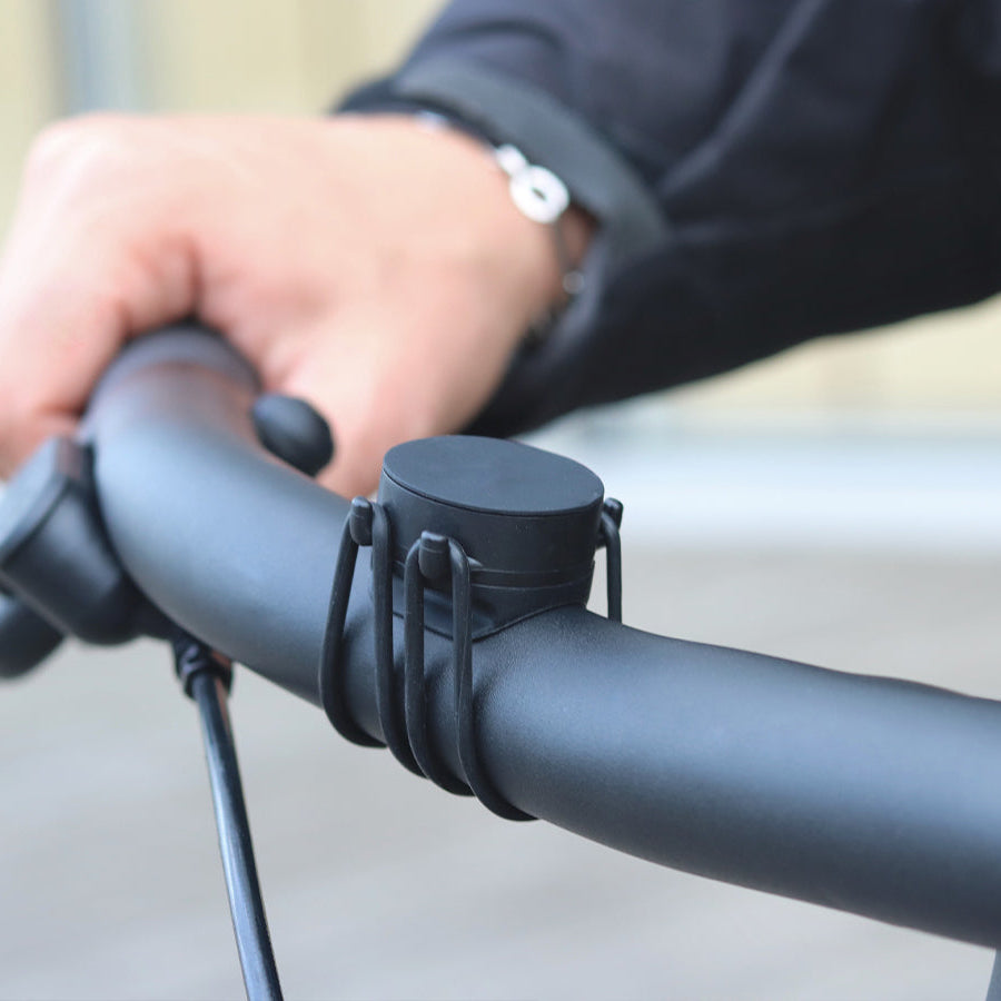Shapeheart-Halterung installiert, bereit zur Verwendung mit dem Smartphone.
