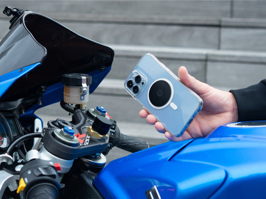 Plaque métal Shapeheart fixée à l'arrière d'un téléphone pour une utilisation avec support magnétique moto sportive demi-guidon