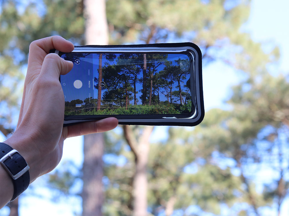 L'ouverture pour l'appareil photo vous permet de prendre des photos lors de vos sorties. 